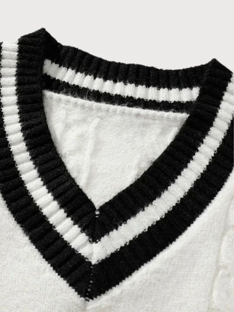 Minimalist V-Neck Sweater - Caay Shop